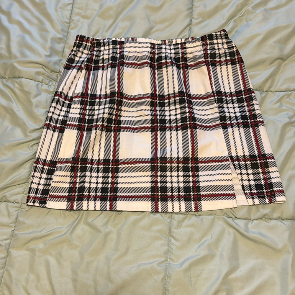 Fall plaid Skirt with slit.